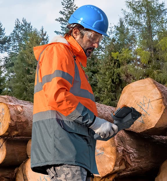 Uinta GIS Mapping Software by Juniper Systems, featuring customizable data collection and mapping for various industries, compatible with Windows™, Android™, and Apple<sup>®</sup> iOS devices.